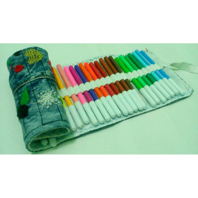 

(habis)Handmade Embroidery simple roll pencil case