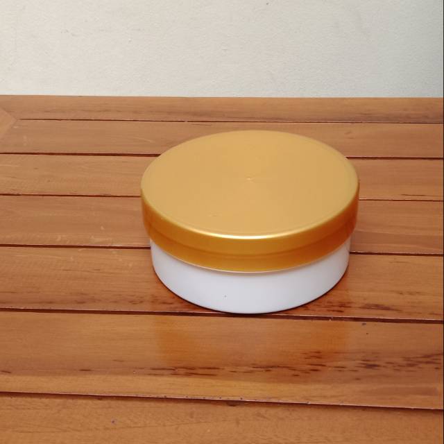 

Pot lulur / pomade 250 gr emas / putih