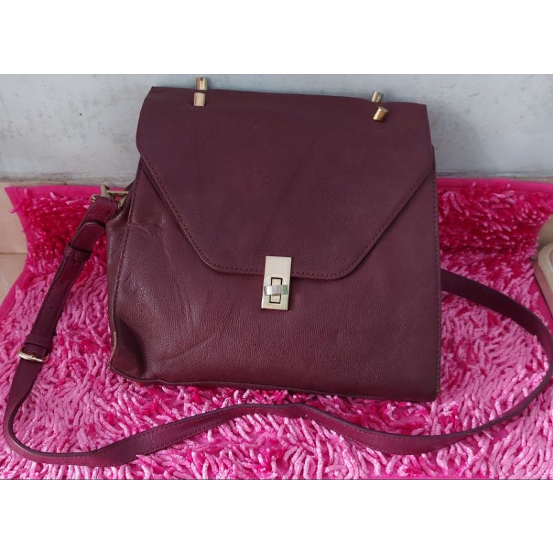 Tas PL Maroon Sling Brand Isaac Mizrahi