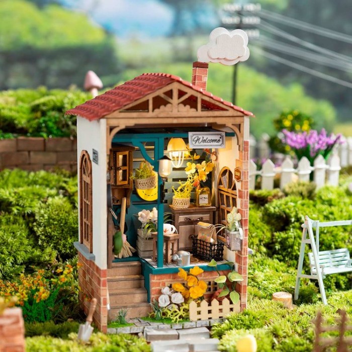 ROLIFE Robotime Dream Yard DIY Miniature House DS012