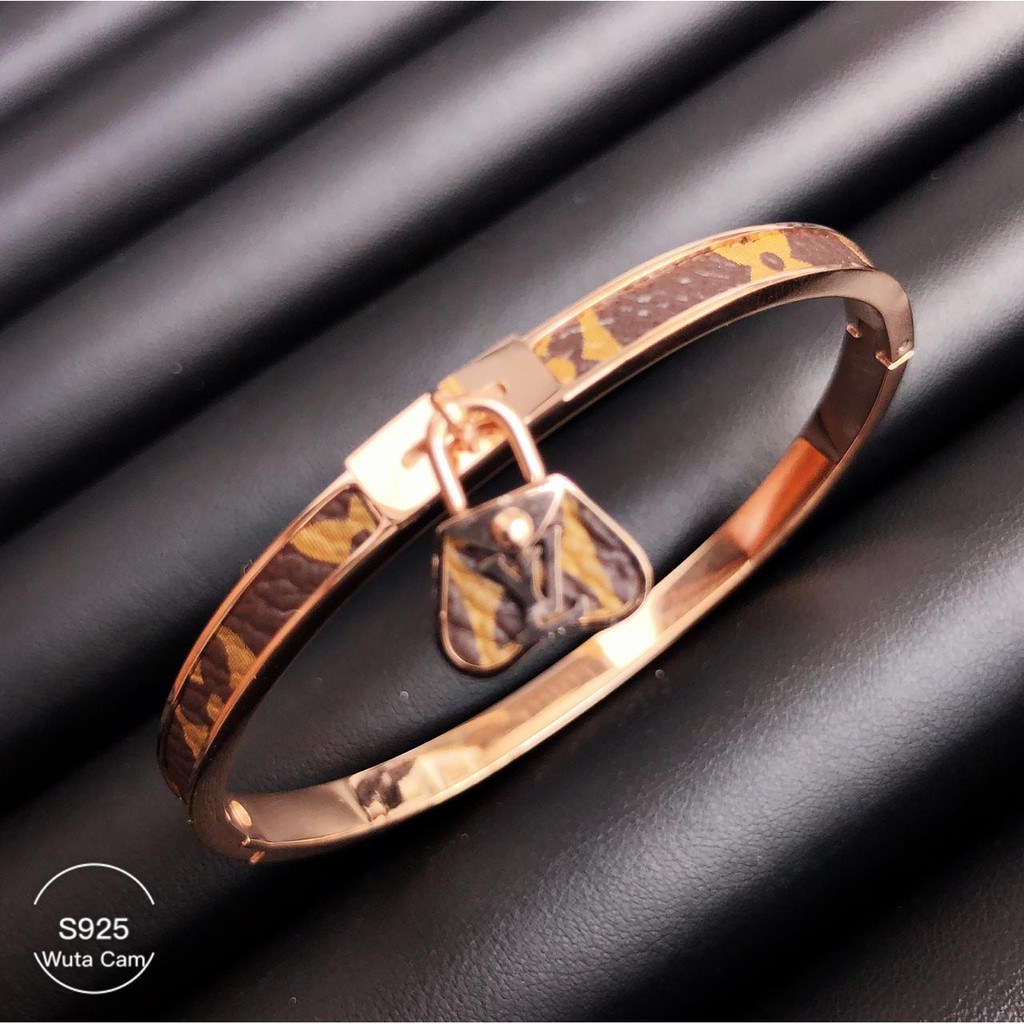 GELANG WANITA FASHION KOREA MODEL LIONTIN GEMBOK LV S7919