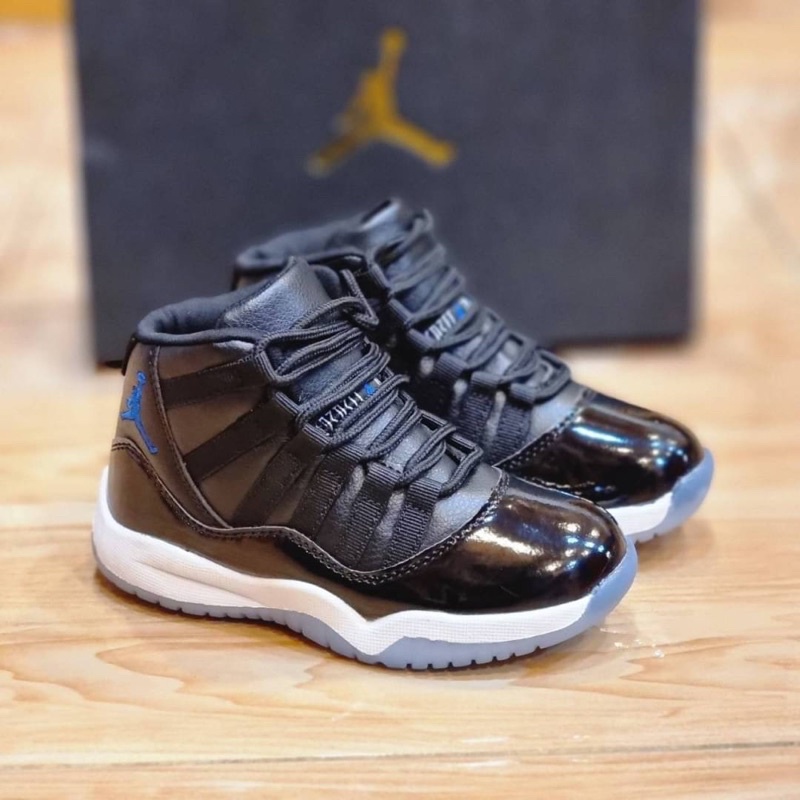 Sepatu nike air jordan 11 impor black white kids sepatu basket anak