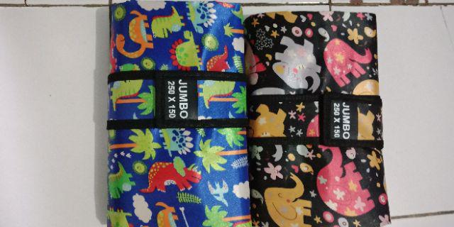 Tikar Piknik Lipat Bisa Pilih Motif Bahan Microsatin Jumbo 250 X 150 Cm