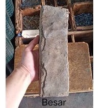 Batu asah Alam Besar ± 27 cm x ± 8 cm.