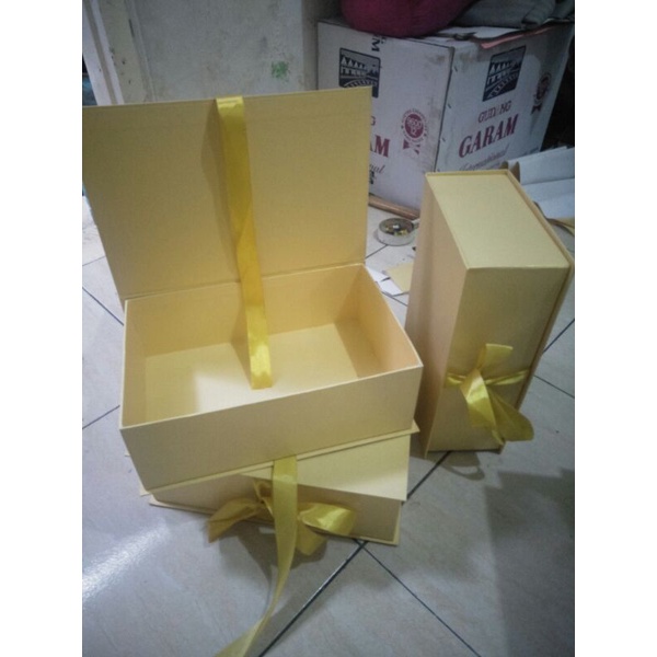 

box kado pita gold