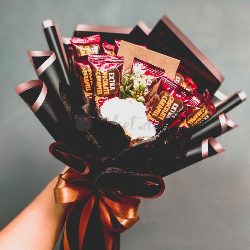 

bouquet of happiness - 1kg snack series free kartu ucapan + packing aman - buket bunga snack coklat cokelat manis oreo soft cake beng-beng tim tam maxi better hadiah wisuda sempro ultah ulang tahun wedding anniversary