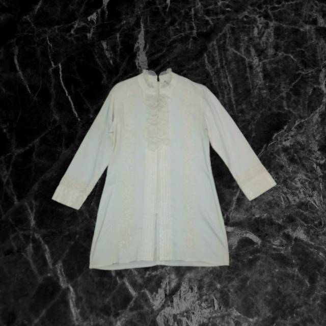 Atasan Muslim Wanita Putih Tulang Lengan Panjang