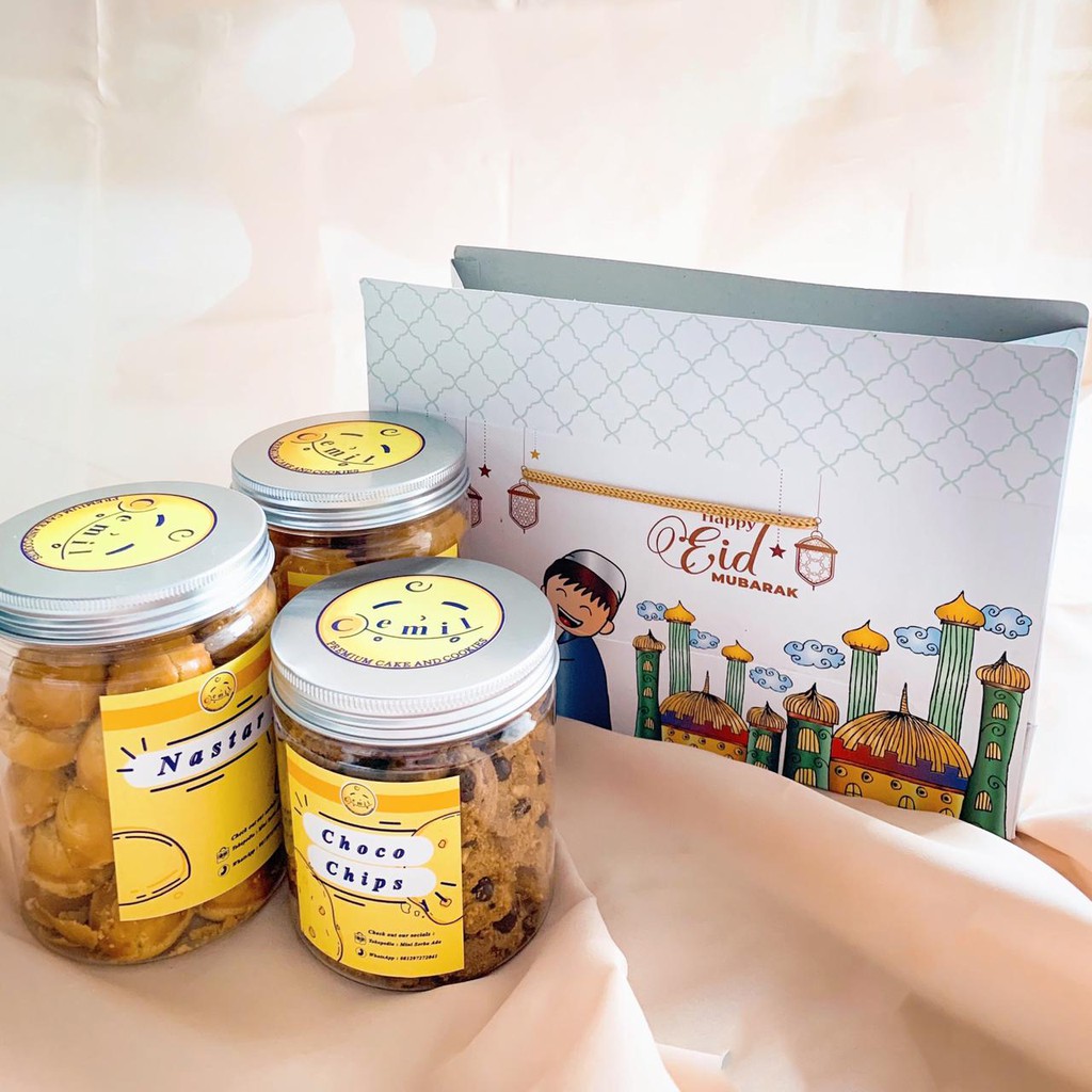 

Cemil Paket Hampers Parsel Lebaran Isi 3 Nastar Kastengel Choco Chips