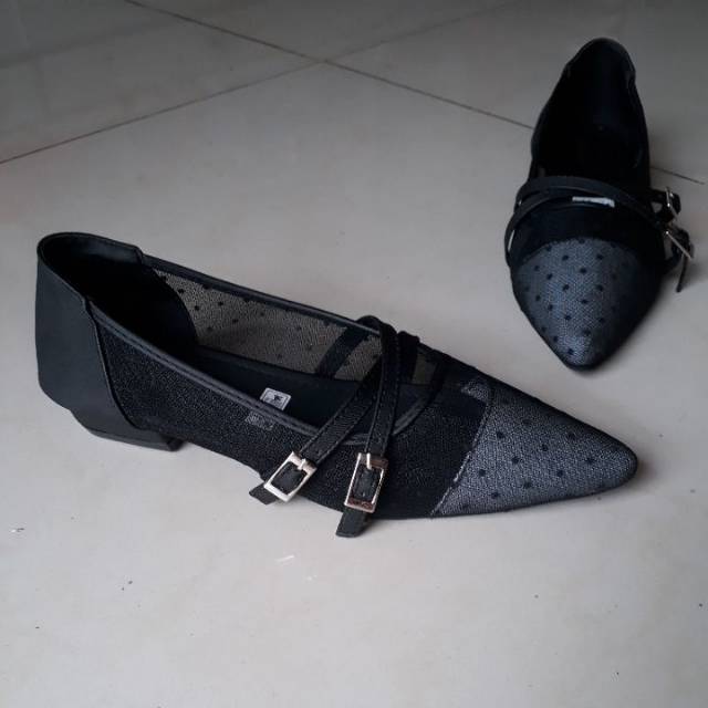 Sepatu Swiss Dotted Tali Gesper Shoes (Hak 3cm) KL.01