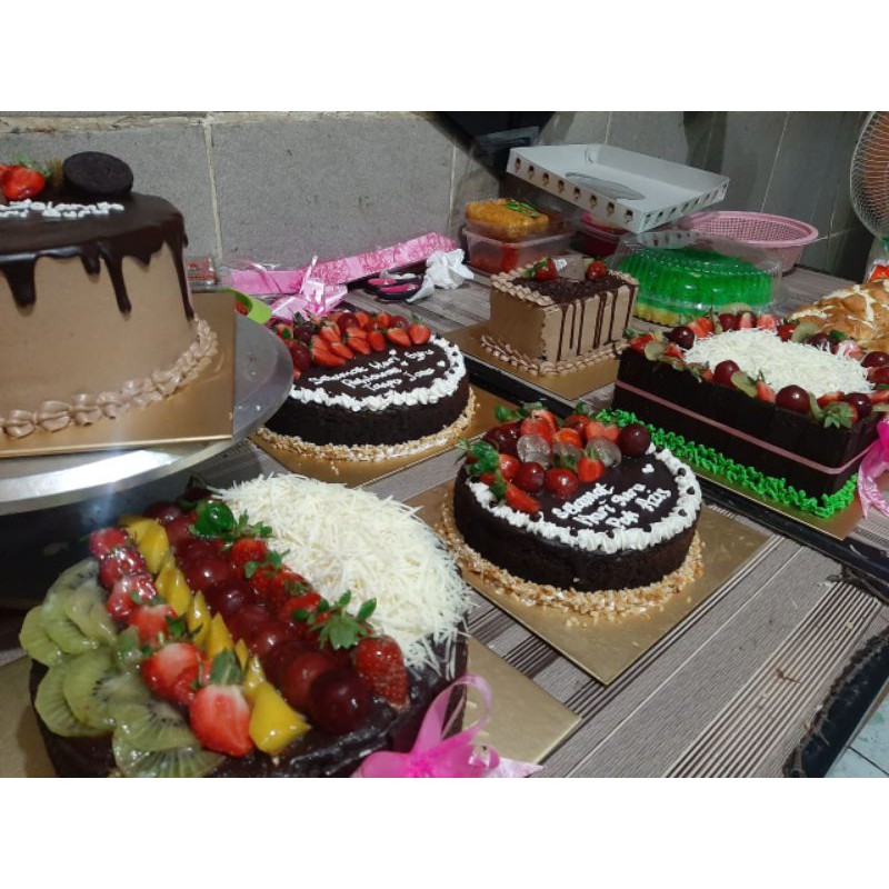 

kue ulang tahun | kue ULtah 20 cm | request tulisan | black forest