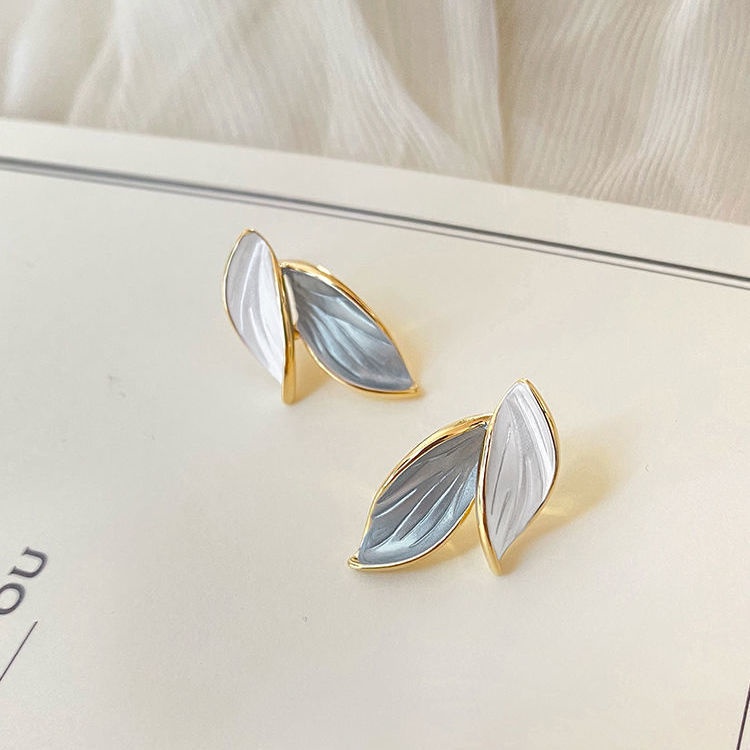 Qili sentuhan biru 2 perak pin anting-anting Baru in Trendi daun desain fashion anting-anting stud f