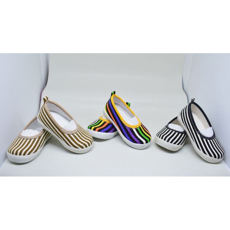 Sendal Anak Perempuan Simple Model Salur Usia 1 2 3 Tahun Sol Karet Murah Slip On Ringan