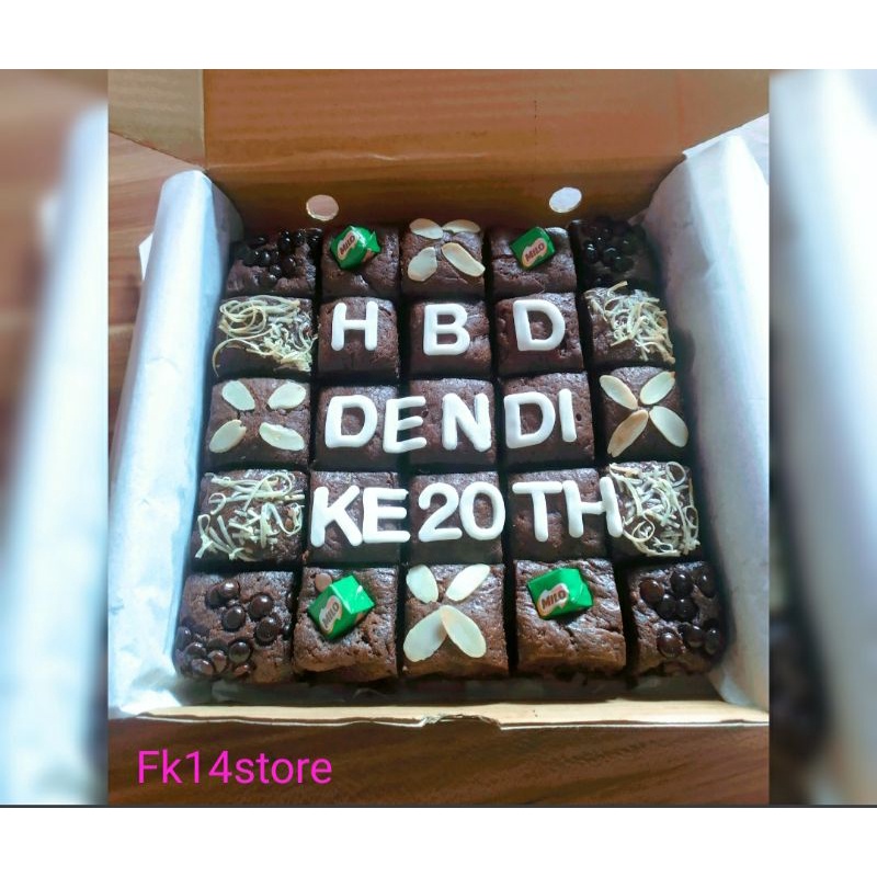

Brownies Sekat Ulang Tahun isi 25 pcs Free Ucapan Nama