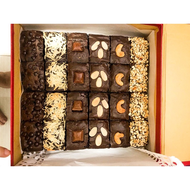

Fudgy Brownies Jumbo Hampers Idul Fitri