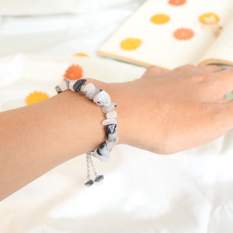 Gelang / Bracelet Cookies and Cream / Fashion / Korea Style / Simple / Cantik / Unik / Etnik / Natural / Gelang Sahabat Persahabatan / Wanita Vintage / Biru Muda / Batu Putih / Aksesoris Asesoris / Perhiasan Unik Cantik Anggun