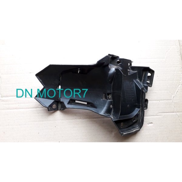cover radiator .dudukan tabung air radiator .spakbor kolong .honda vario 125 vario 150 new led origi