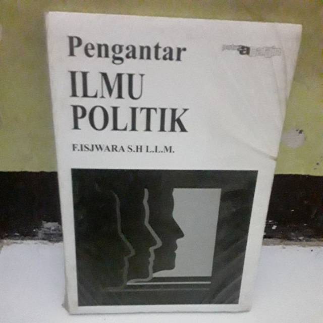 

Buku pengantar ilmu politik