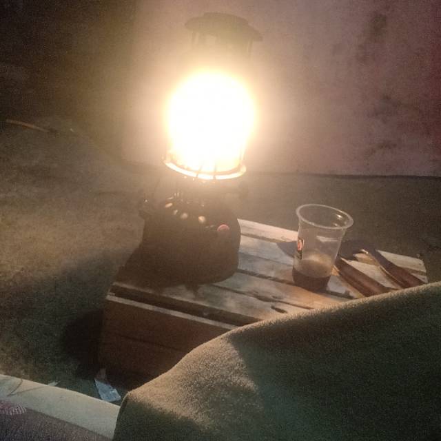 Lampu petromax  masih nyala bonus kaos lampu