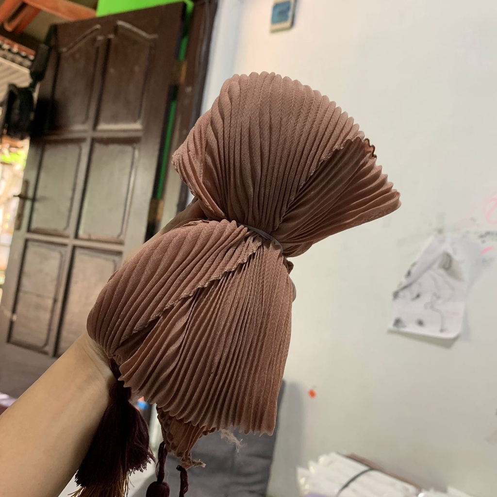 Jilbab Plisket Segiempat Bella Plisket Pleated Jambul Segiempat Plisket Jambul-TAN