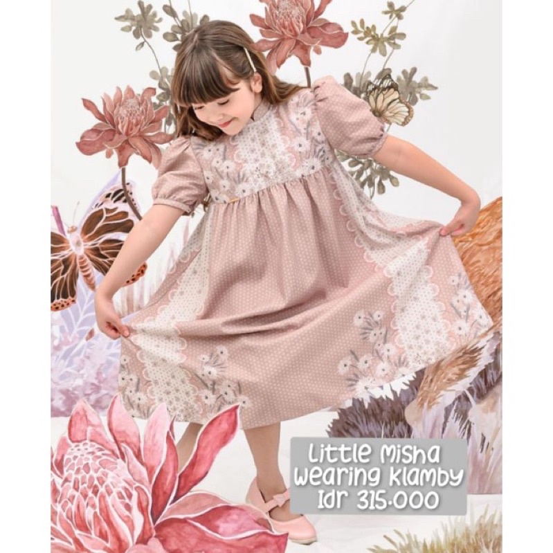 little Misha wearing klamby