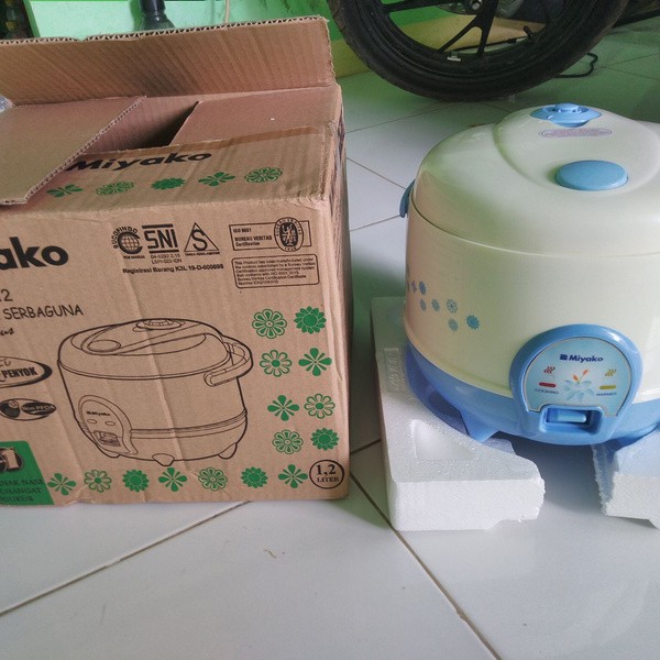 Rice Cooker/Magic Com Miyako MCM 612 [1.2 L]