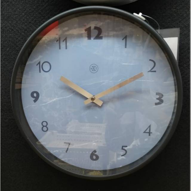 Jam dinding by Ace hardware