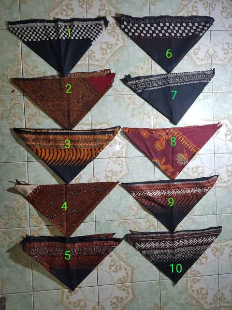 Udeng Jawa segi empat/ udeng batik ( 18 motif )