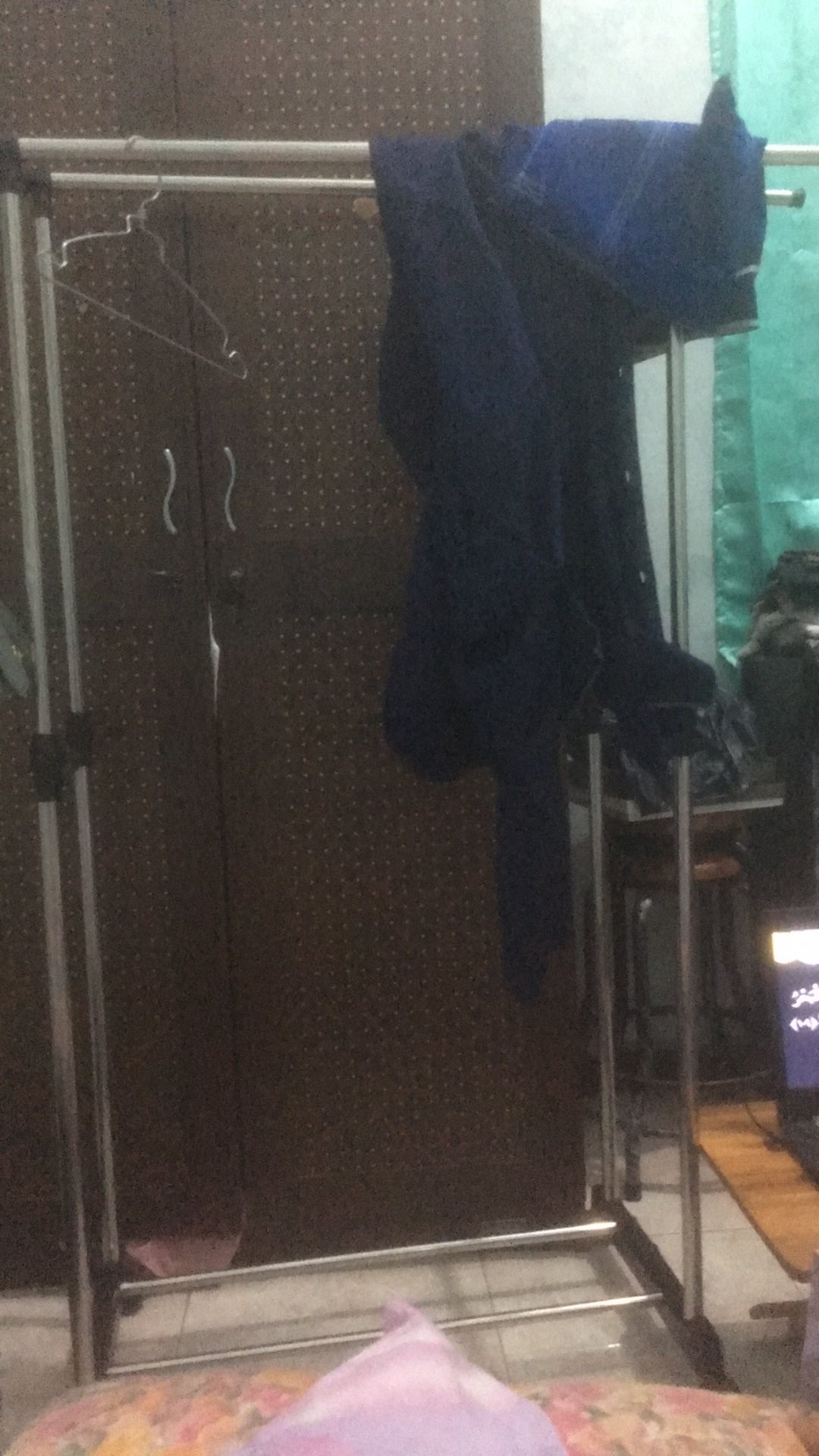 Stand Hanger Double Gantungan Baju Portabel Multifungsi 4 Roda