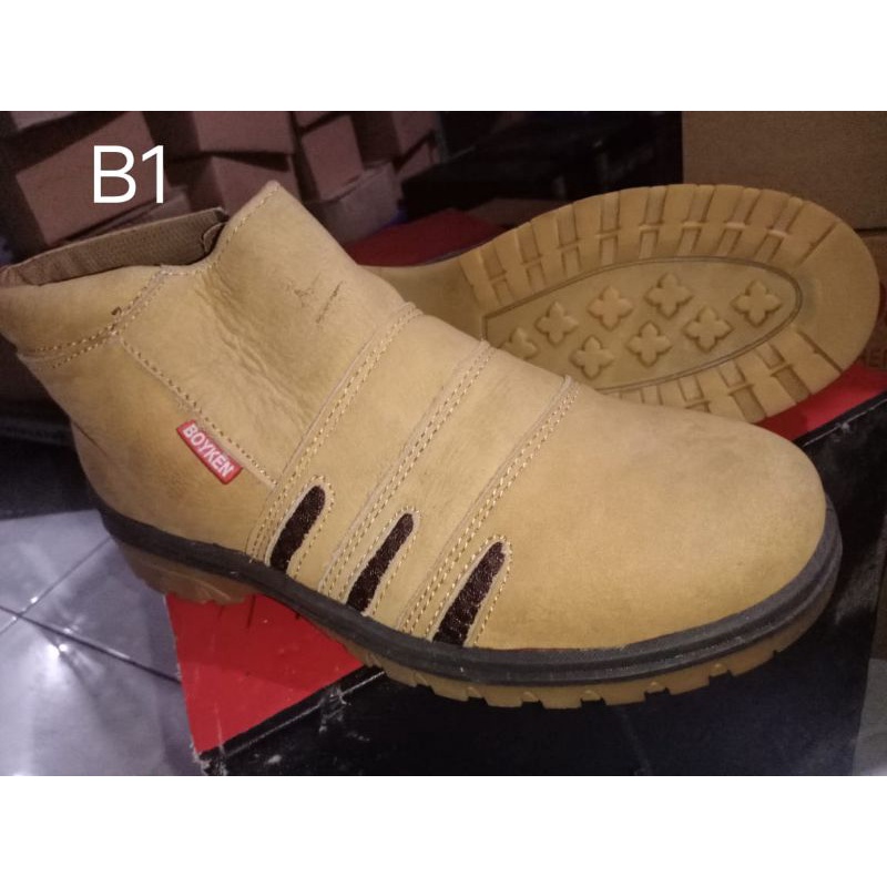 Sepatu Booth Coklat Pria