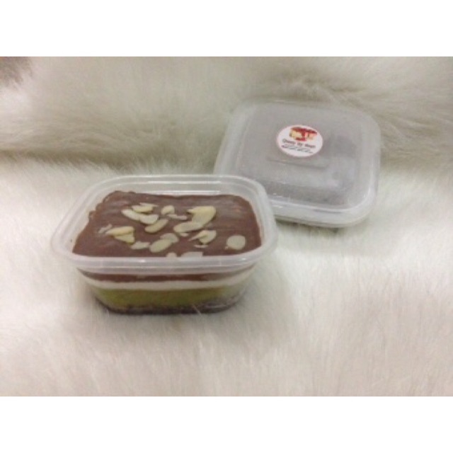 

Dessert box Brownie Alpukat / Brokat