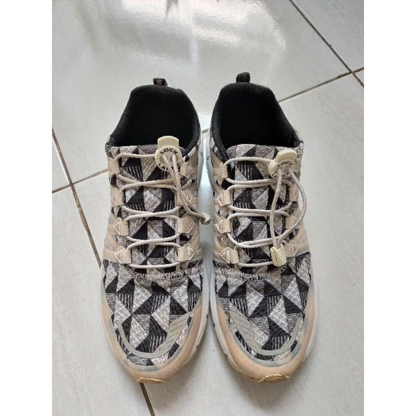 PL PRELOVED sepatu olahraga League size 41