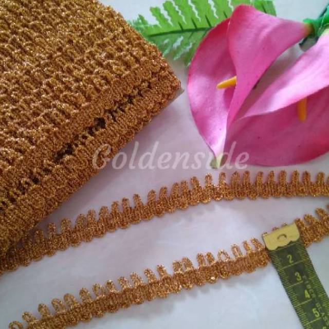 Renda Kur Renda Emas per yard Triangle 414B