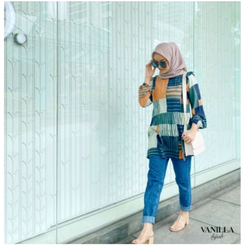 DORIS BLOUSE BOSTON SIZE L BY VANILLA HIJAB