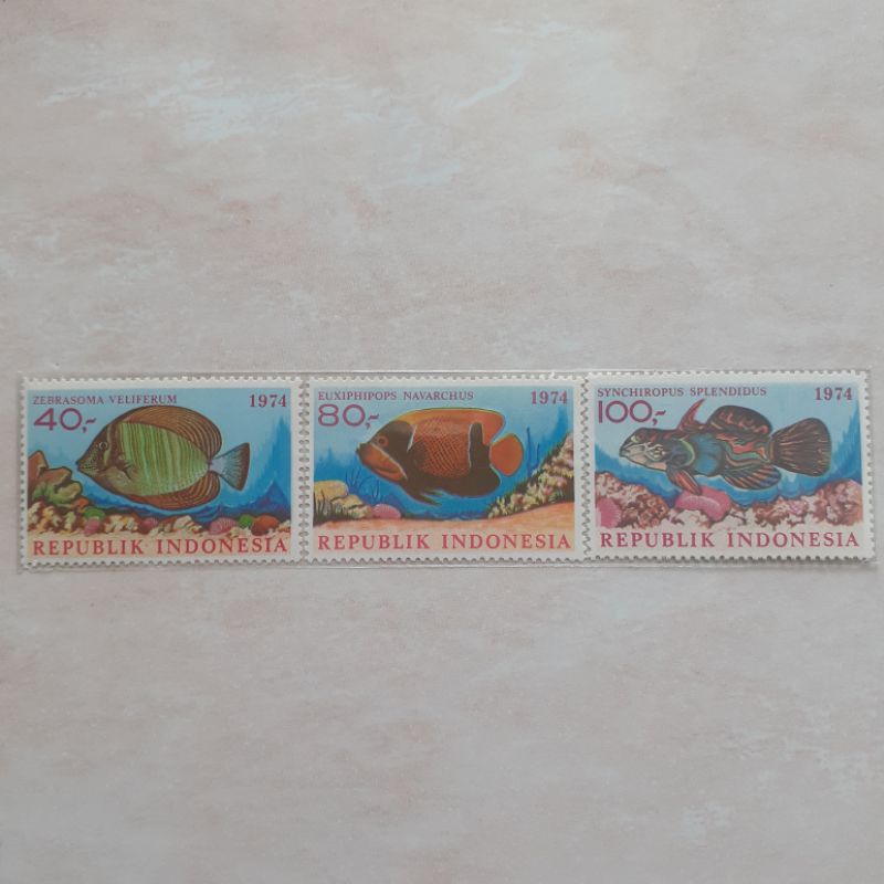 

(A) Perangko Indonesia Ikan Hias Laut Tahun 1974 set lengkap - 3pcs