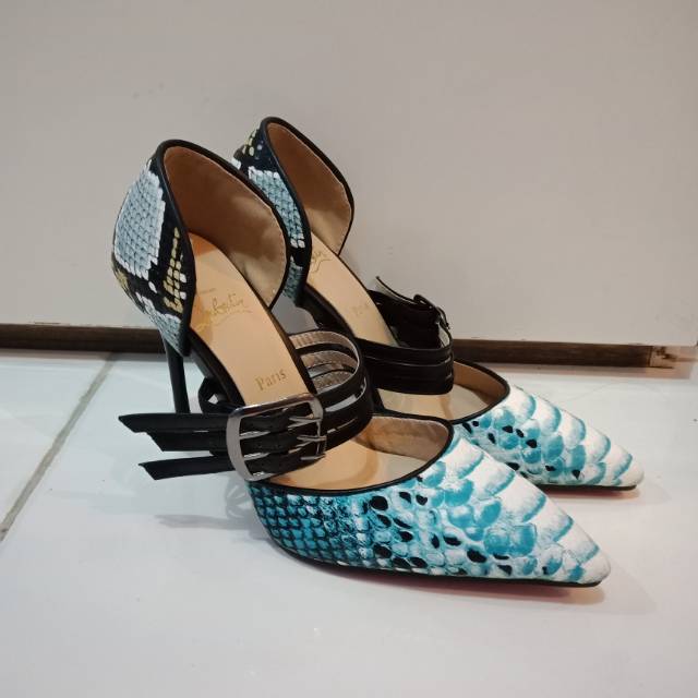 SALE LOUBOUTIN STRAPS SHOES