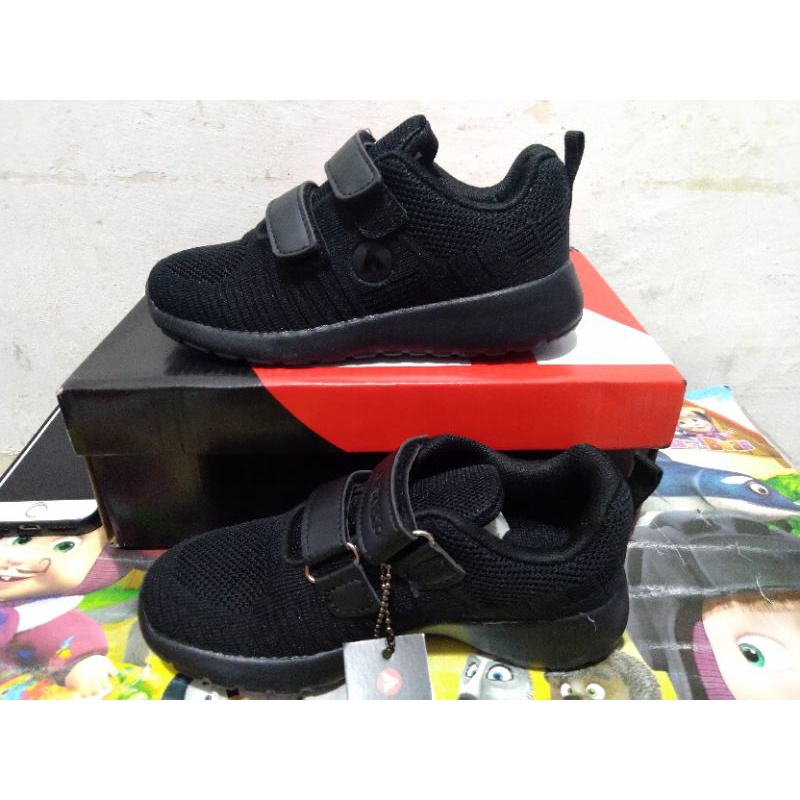 Sepatu Sekolah Airwalk Jovic Full Black Original