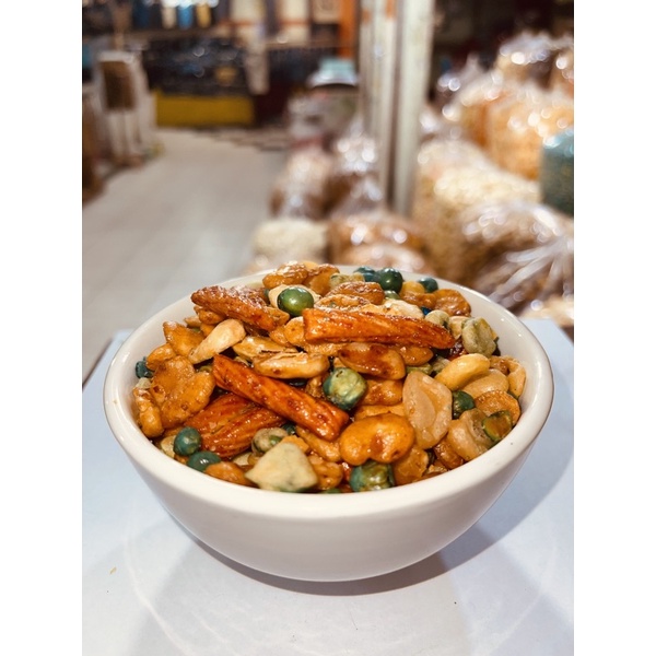 

KACANG CAMPUR-CAMPUR PEDAS MANIS