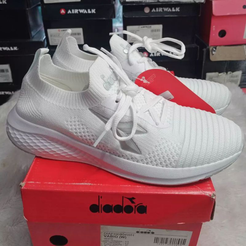DIADORA VABIO Sepatu Original Wanita Putih