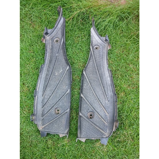 BORDES PIJAKAN KAKI LANTAI MOTOR SUZUKI SKYWAVE ORIGINAL