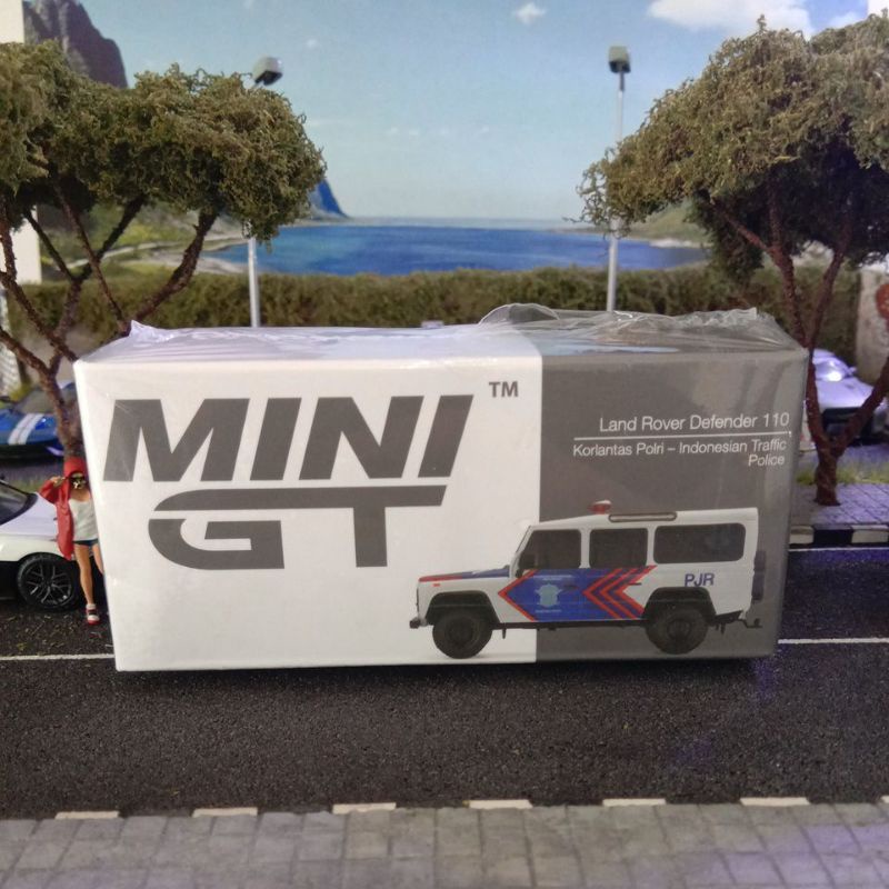 Mini GT Land Rover Defender 110 Korlantas Polri - Indonesian Traffic Police Highway PJR Polisi Jalan