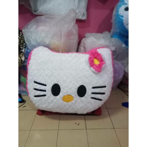 0Bantal Jumbo Hello Kitty