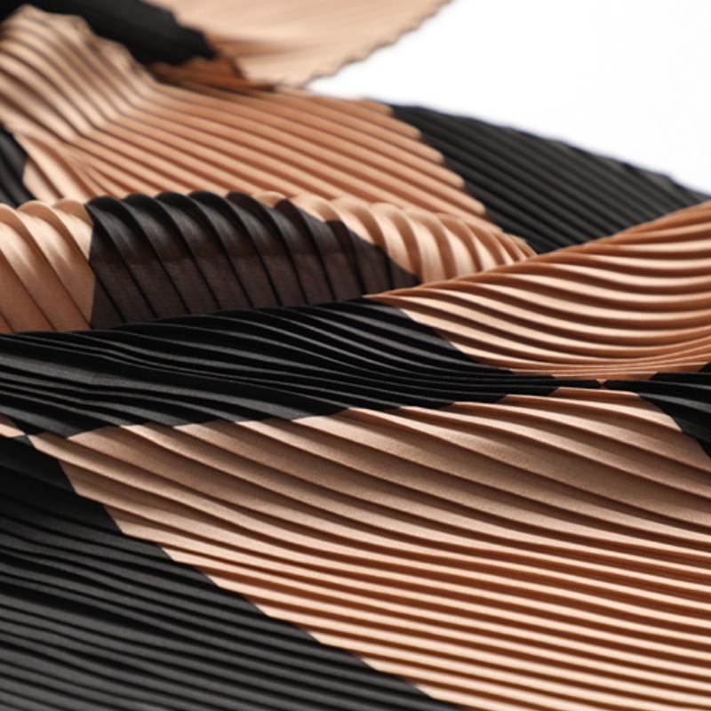 &quot;Ran&quot; 70x70 cm Pleated Pleats Diagonal Scarf, Scarf Leher, Scarf Tas, High Grade Silk Immitation