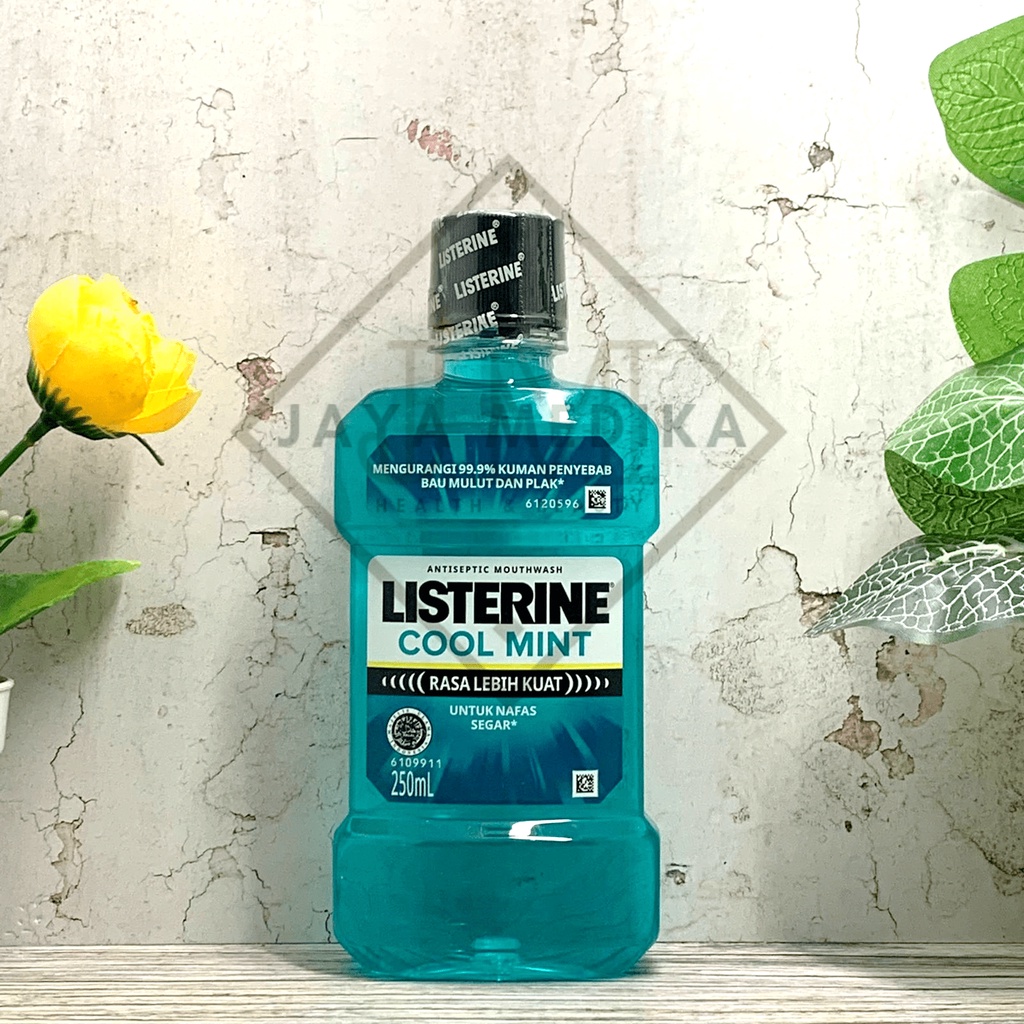 Listerine Antiseptic Mouthwash Cool Mint 250 ml