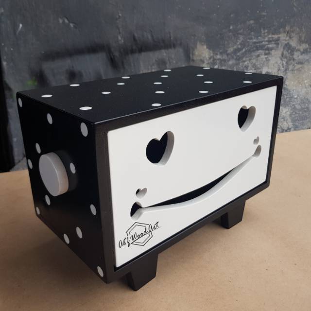 Kotak tisu / Tempat Tisu Kayu Smile