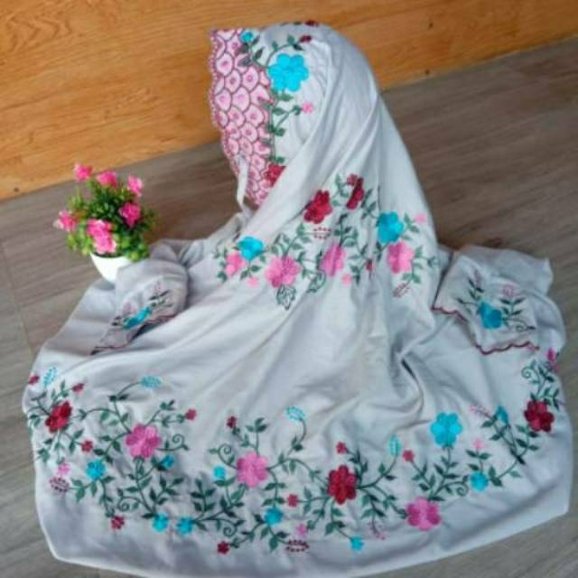 Mukena terusan bordir  kudusan