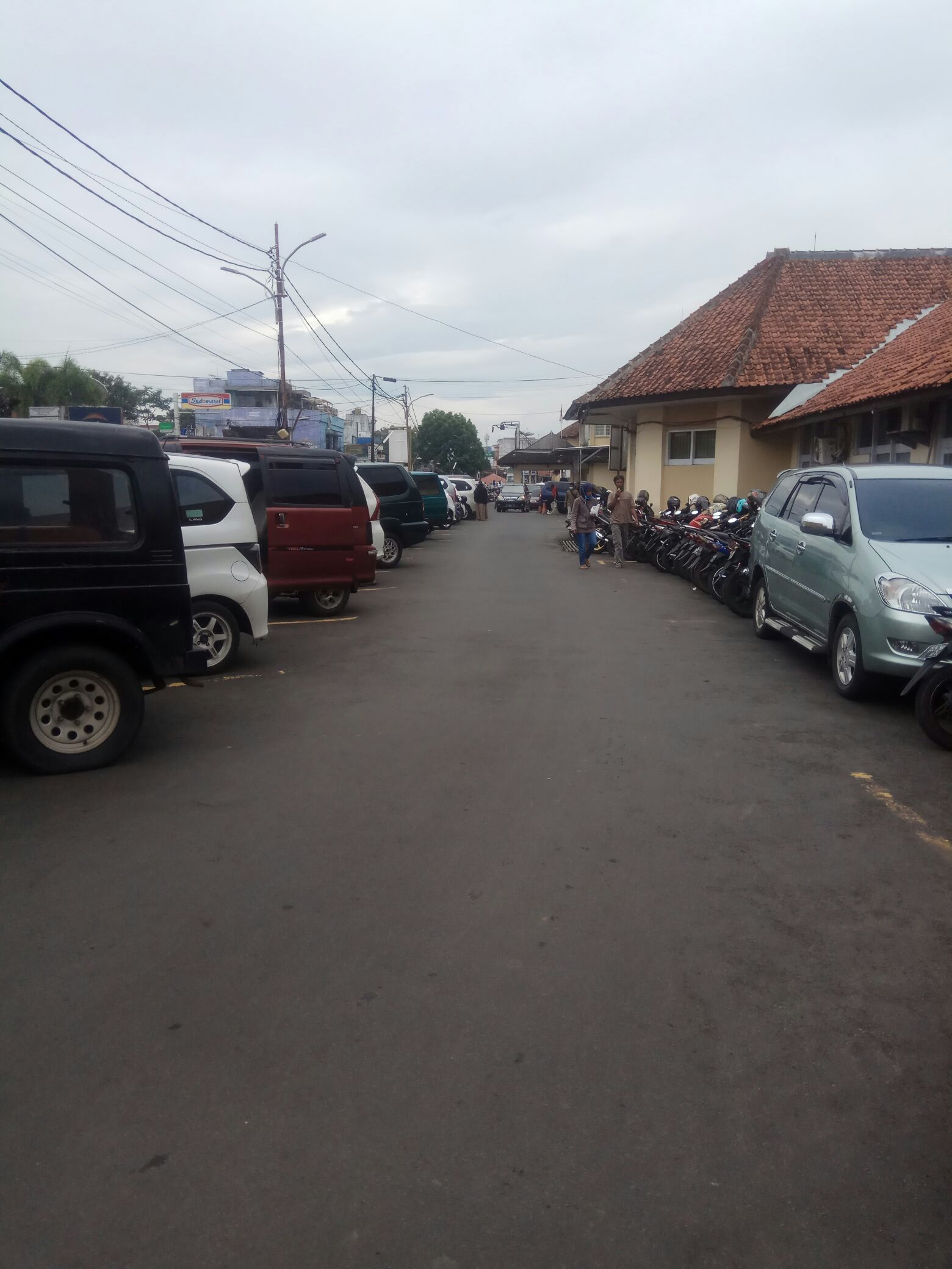 Etalase Kaca 1 Meter (khusus Bogor)