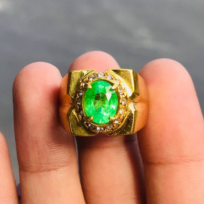 Natural Zamrud Emerald Columbia
