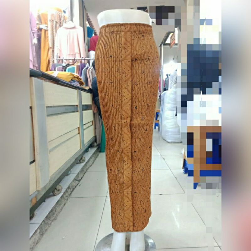 ROK WIRON PLISKET/ROK SPAN/ROK BATIK