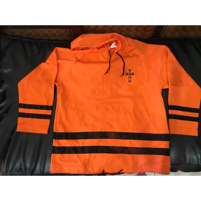 SWEATER DOG TOWN | Preloved | Dogtown original