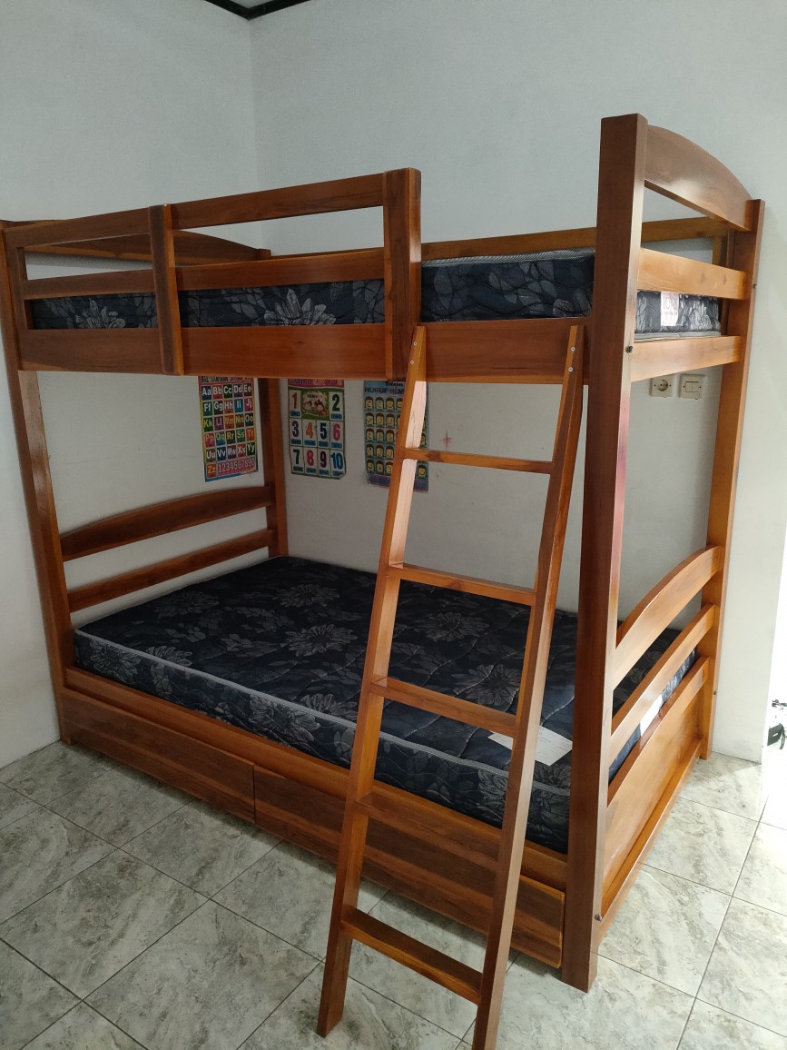 Ranjang Susun Tingkat Jati Minimalis Dengan 2 Laci Ukuran 120x200 Include Kasur Busa